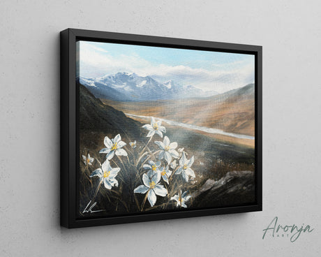 Simbelmyne (Print) art print with white flowers and mountain landscape in soft blue tones, framed.